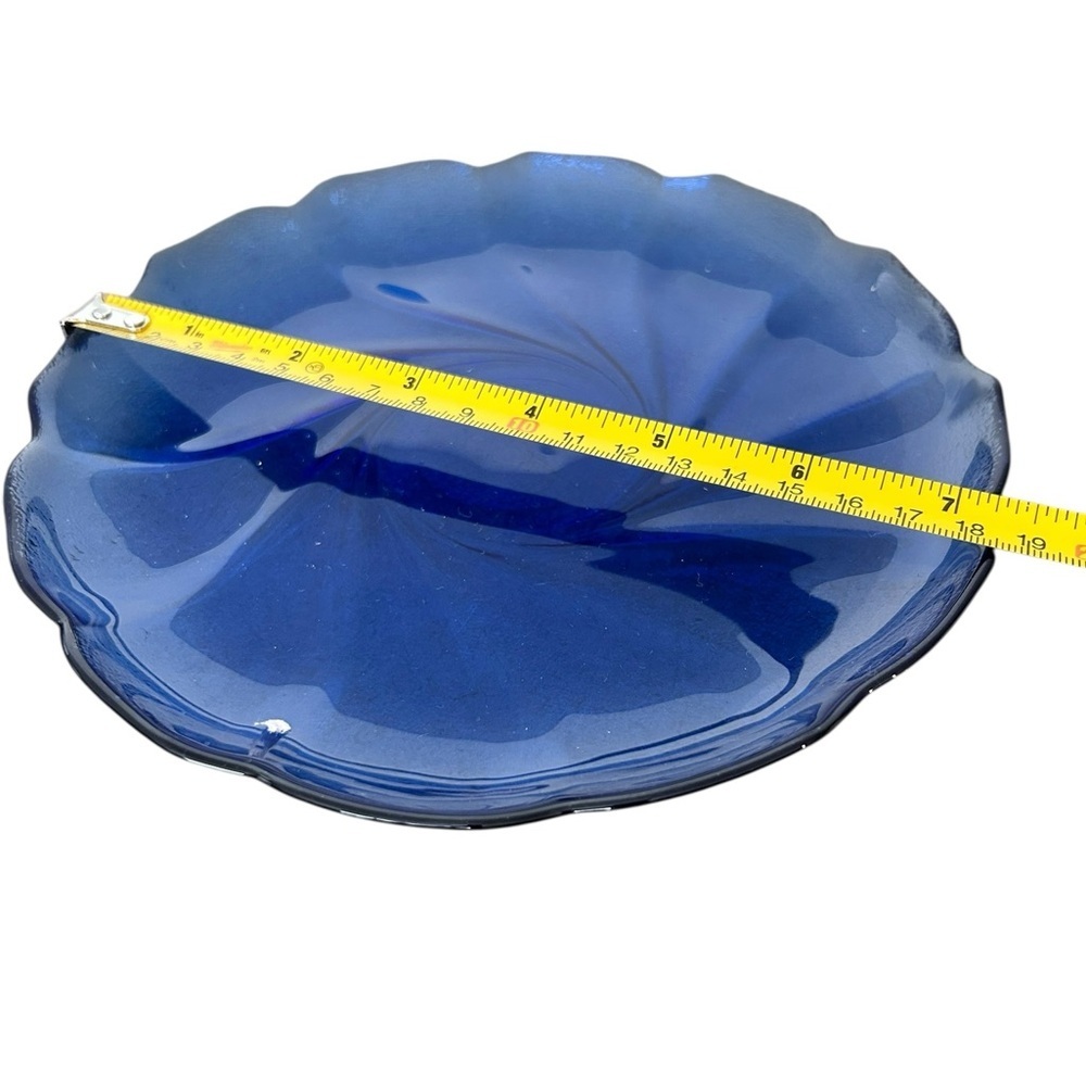 Arcoroc France cobalt blue scalloped edge swirl textured glass plates, 7 MCM - Picture 7 of 7